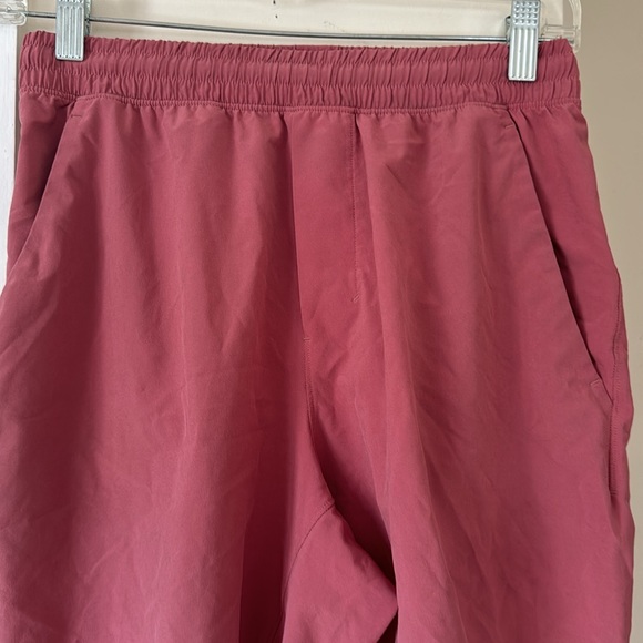 Lululemon men’s shorts - Picture 2 of 7